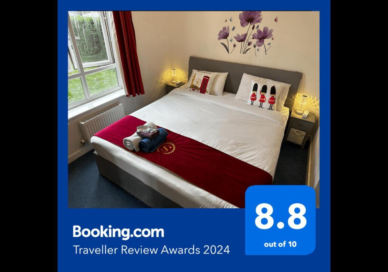 London 2 Bed 2 Bath Apartment Holiday Home - Free Parking - 3Min Walk To The Train Station - 19Min To London Liverpool Street 5Min To Victoria Line 1Gb Broadband Super Fast Internet Ground Floor 100S Of Shops Restaurants Bakeries 24-Hour Asda Superst Eksteriør bilde