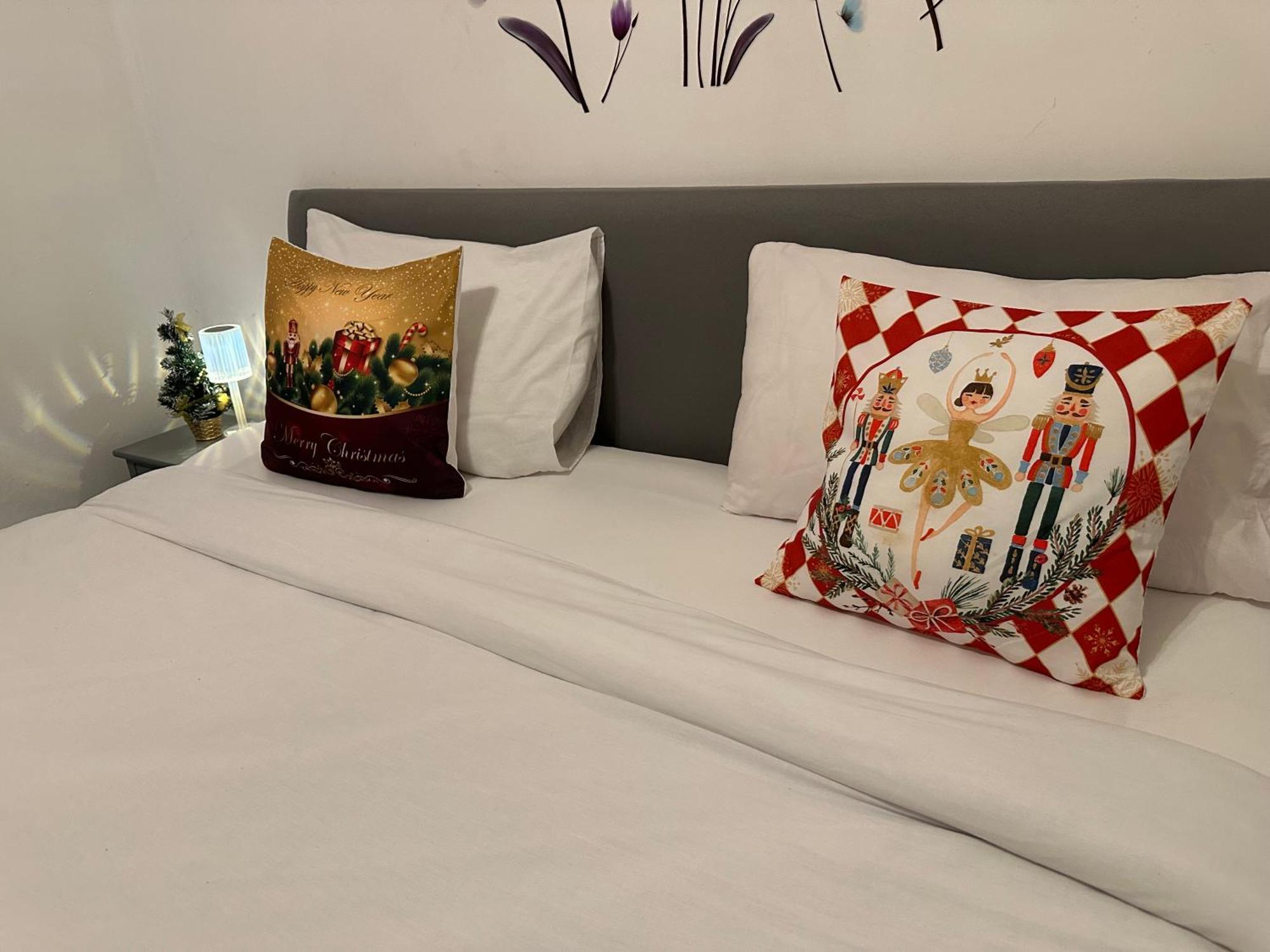 London 2 Bed 2 Bath Apartment Holiday Home - Free Parking - 3Min Walk To The Train Station - 19Min To London Liverpool Street 5Min To Victoria Line 1Gb Broadband Super Fast Internet Ground Floor 100S Of Shops Restaurants Bakeries 24-Hour Asda Superst Eksteriør bilde